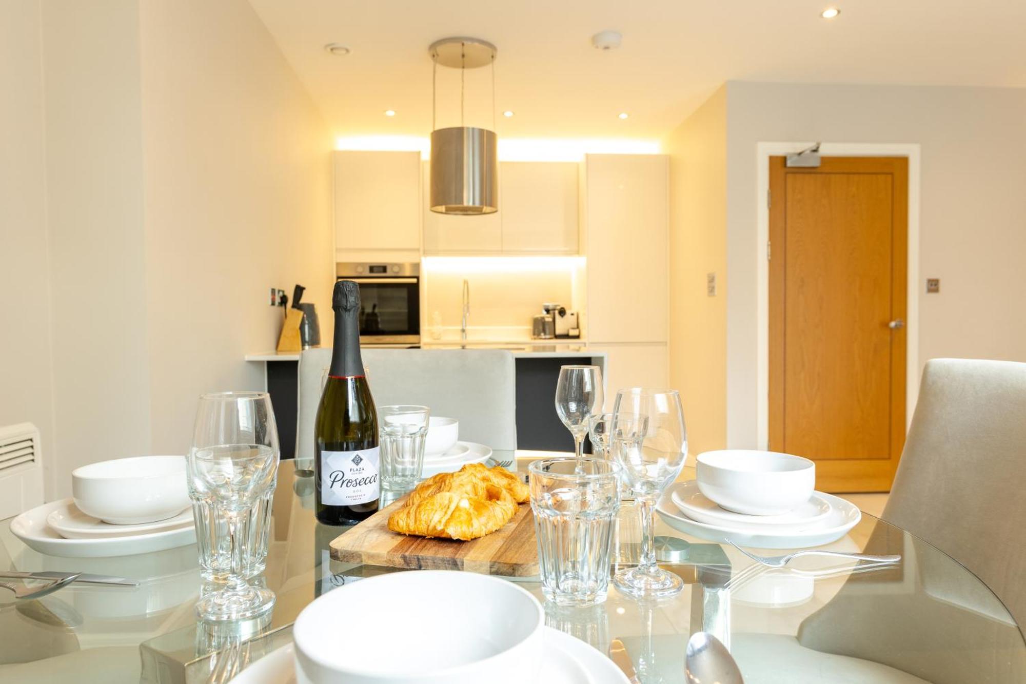 Exclusive Cardiff City Centre Apartment Bagian luar foto
